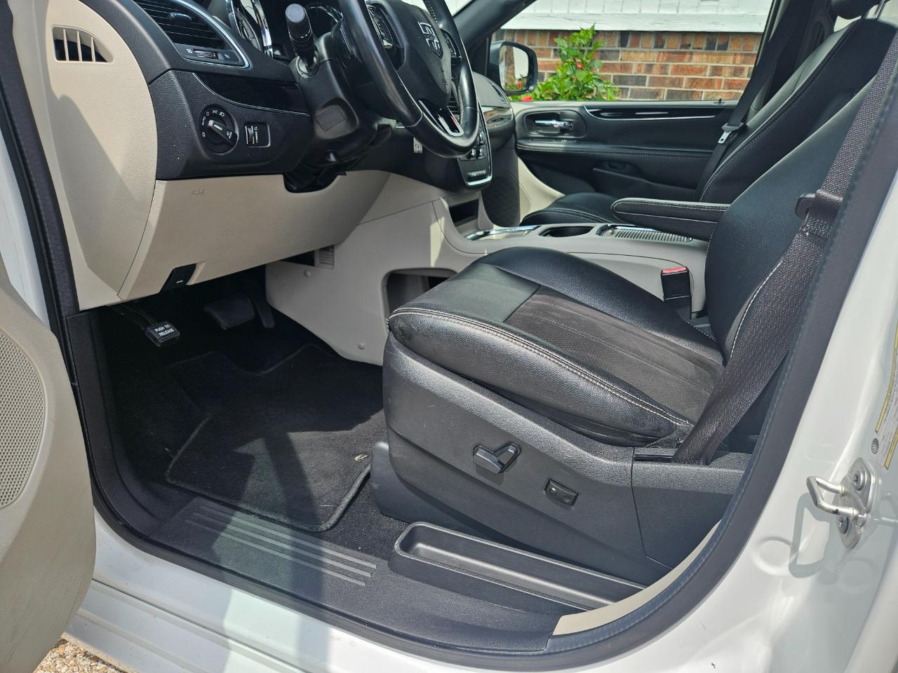 dodge grand caravan 2019 2C4RDGCG2KR737089 image dodge grand caravan 2019 2C4RDGCG2KR737089 image